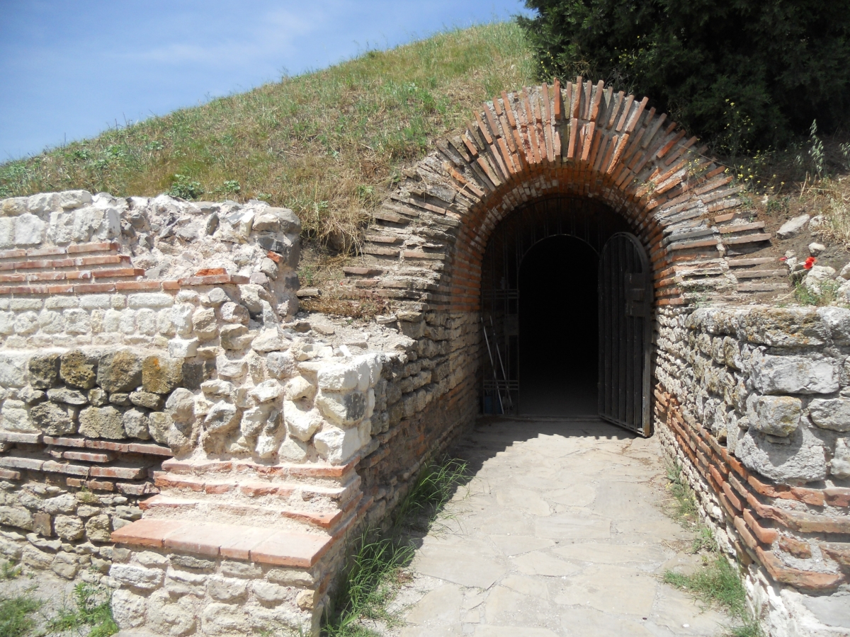 The Thracian Tomb